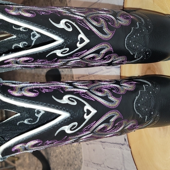 Justin Cowboy Boots - Picture 6 of 8